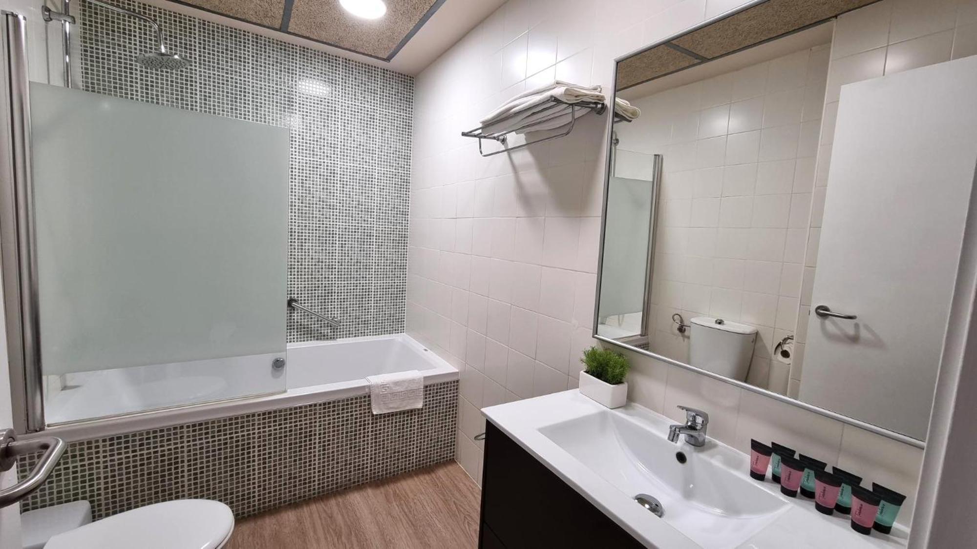 ולנסיה Residencia Universitaria Resa Damia Bonet מראה חיצוני תמונה