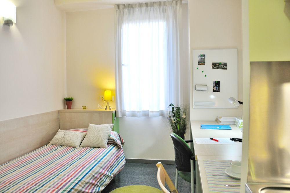 ולנסיה Residencia Universitaria Resa Damia Bonet מראה חיצוני תמונה