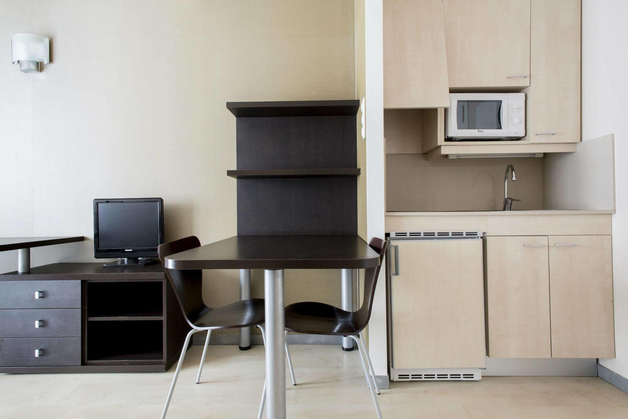 ולנסיה Residencia Universitaria Resa Damia Bonet מראה חיצוני תמונה